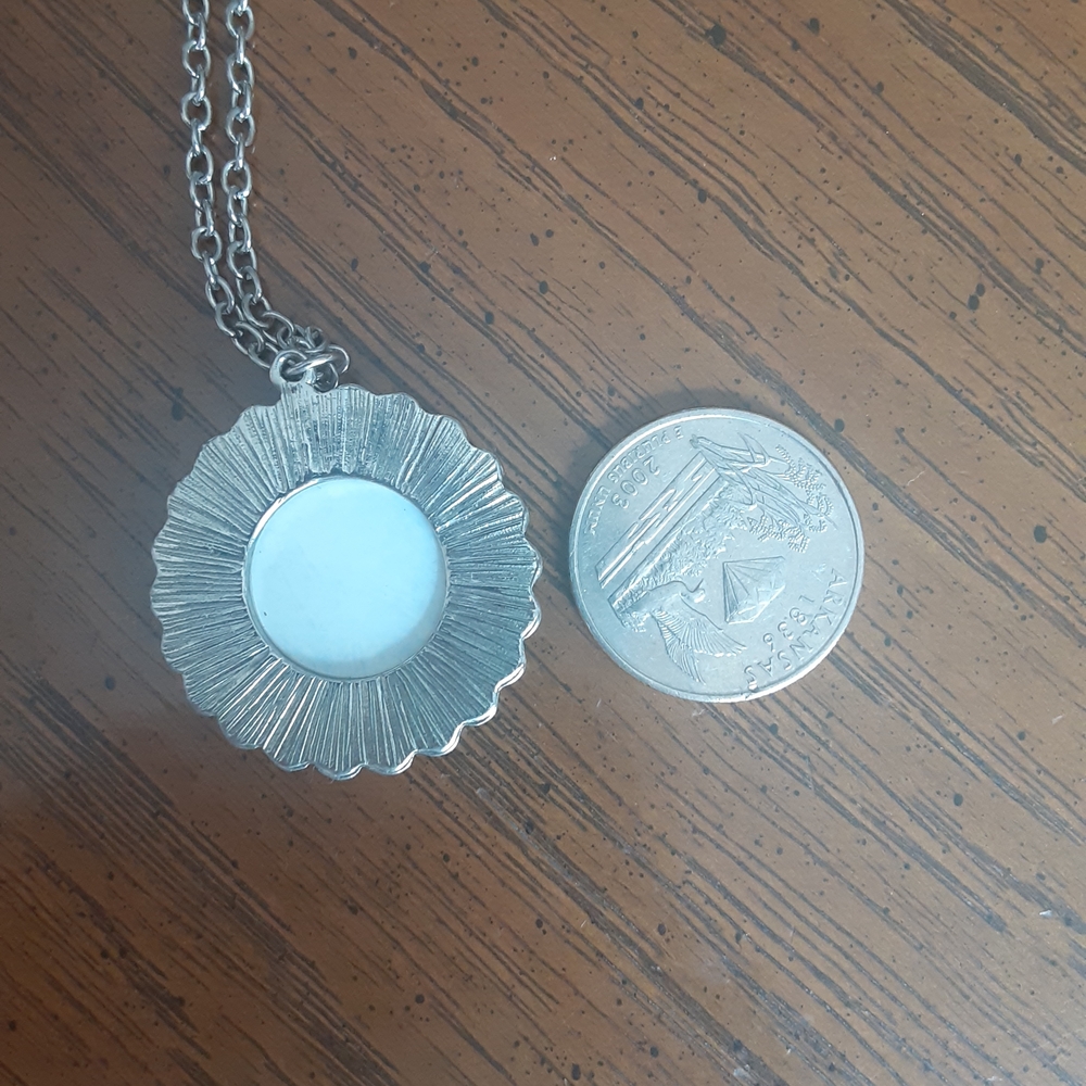 Peacock Feather Pendant Necklace - Picture 2 of 6